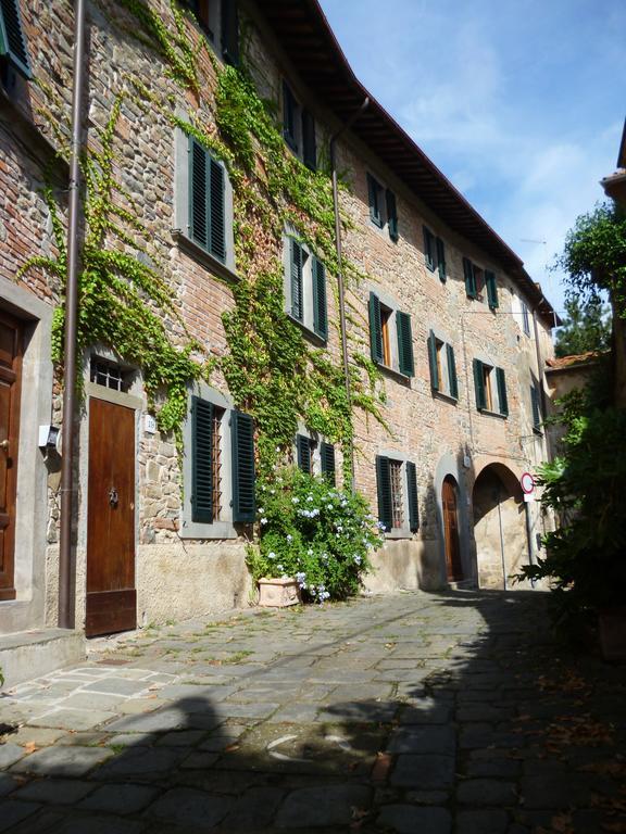ボルゴ・ア・ブッジャーノ Antica Casa "Le Rondini" Bed & Breakfast エクステリア 写真
