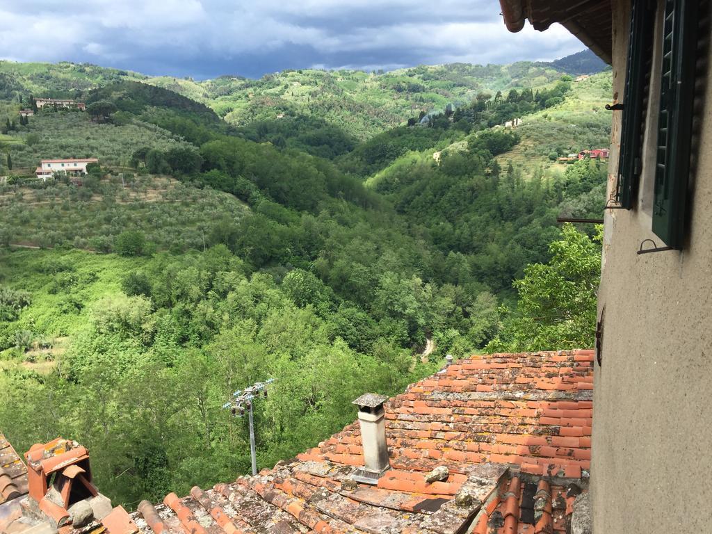 ボルゴ・ア・ブッジャーノ Antica Casa "Le Rondini" Bed & Breakfast エクステリア 写真