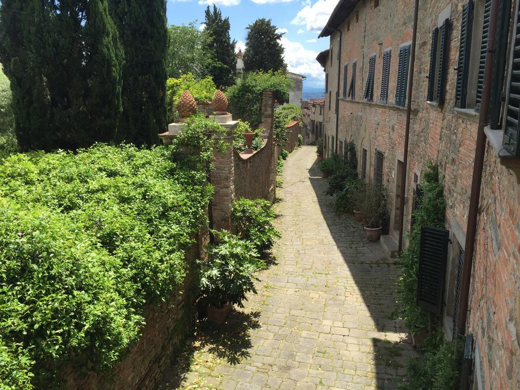 ボルゴ・ア・ブッジャーノ Antica Casa "Le Rondini" Bed & Breakfast エクステリア 写真