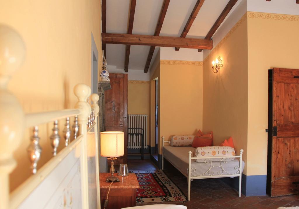 ボルゴ・ア・ブッジャーノ Antica Casa "Le Rondini" Bed & Breakfast エクステリア 写真