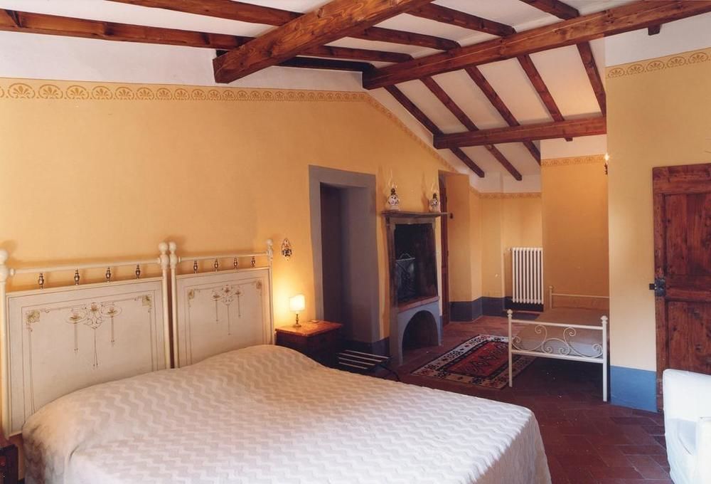 ボルゴ・ア・ブッジャーノ Antica Casa "Le Rondini" Bed & Breakfast エクステリア 写真